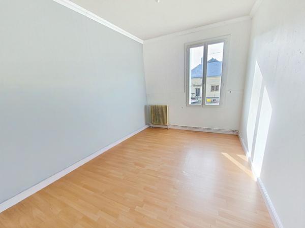 Immeuble Doue En Anjou 6 pièce(s) 266 m2
