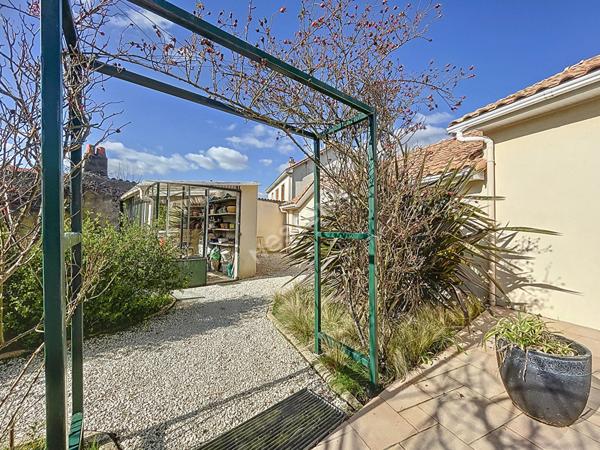 Maison Saint Philbert De Grand Lieu 10 pièce(s) 266 m2