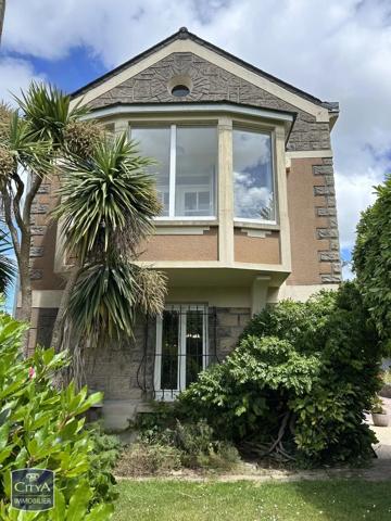 Maison à vendre 10 pièces 243m² Cherbourg-en-Cotentin (50110)
