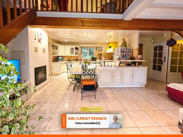 MAISON DE PRESTIGE DE 160 M² ET 112 M² DE SOUS SOL SUR 3337 M² DE TERRAINS CLOS