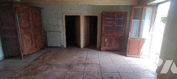 MAISON ANCIENNE A RENOVER ET DEPENDANCES