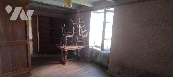 MAISON ANCIENNE A RENOVER ET DEPENDANCES