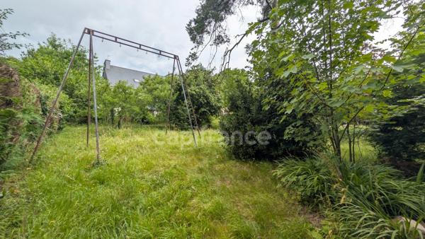 MAISON sur cave 130 m² - 5 CHAMBRES - TERRAIN 5 400 m² - PONT DE BUIS LES QUIMERCH (29)
