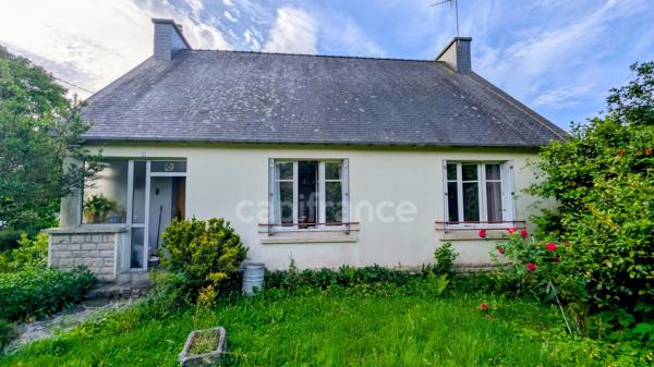 MAISON sur cave 130 m² - 5 CHAMBRES - TERRAIN 5 400 m² - PONT DE BUIS LES QUIMERCH (29)