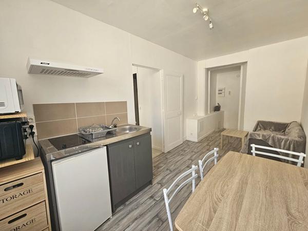 A LOUER - Appartement meublé centre ville de Fontenay-le-Comte