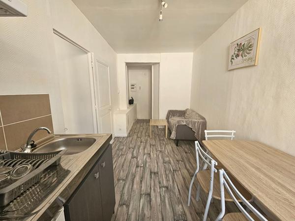 A LOUER - Appartement meublé centre ville de Fontenay-le-Comte
