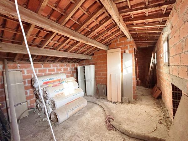 Maison 5 pièce(s) sur sous-sol avec 1809m² de terrain