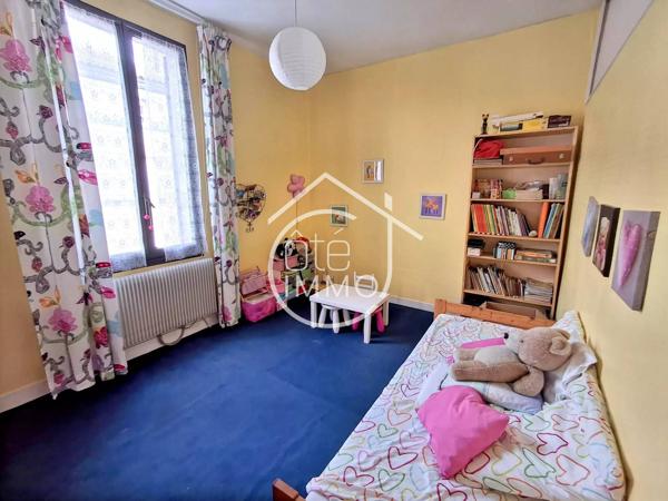 Bergerac : Maison atypique centre ville de 325m² avec jardin
