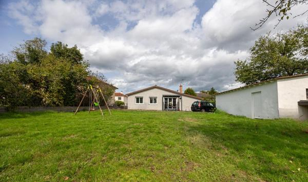 Charmante villa de plain-pied sur un terrain de 1030m²