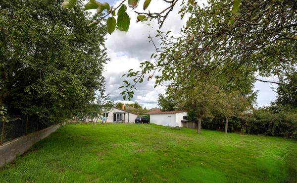 Charmante villa de plain-pied sur un terrain de 1030m²