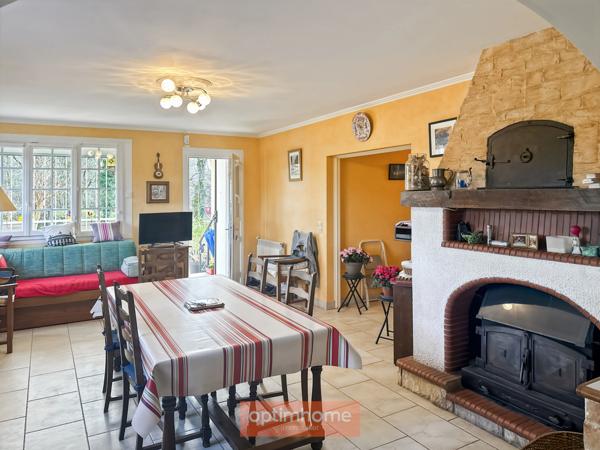 Villa T4 avec piscine couverte, jardin clos autour pour environ 1800 M2