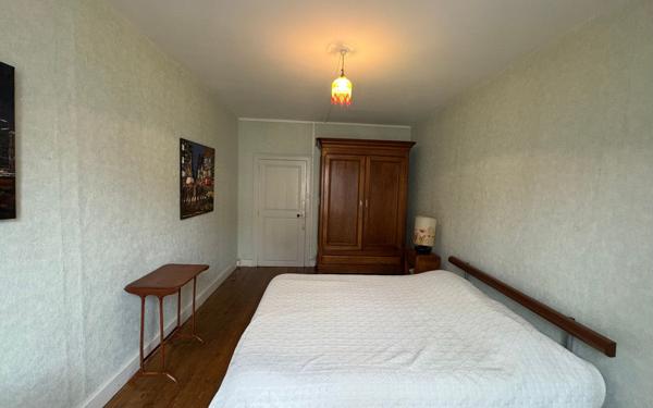 Maison à vendre    6 pièces •  Lathus-Saint-Rémy