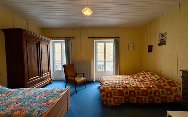 Maison à vendre    6 pièces •  Lathus-Saint-Rémy