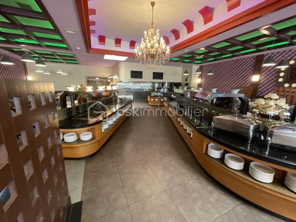 Opportunité rare de reprendre un établissement reconnu et exploité avec succès depuis plus de 9 ans.

Actuellement exploité en restaurant asiatique, cet établissement bénéficie d’une excellente réputation locale grâce à la qualité constante de son accueil, de son service et de sa clientèle fidélisée au fil des années.

Le restaurant peut parfaitement convenir à tout autre type de restauration selon votre projet : cuisine traditionnelle, bistronomique, restauration rapide, italienne, orientale, burgers, tapas, etc.

L’affaire dispose d’un fort potentiel de développement et d’une clientèle régulière déjà en place.

Les atouts :

* activité exploitée depuis plus de 9 ans,
* excellente notoriété,
* clientèle fidèle,
* qualité de service reconnue,
* établissement immédiatement exploitable,
* possibilité de changement d’enseigne et de concept,
* belle visibilité et emplacement attractif.

Cette affaire conviendra aussi bien à un professionnel souhaitant développer son activité qu’à un repreneur désirant démarrer avec une base solide et rentable.

Dossier et informations complémentaires sur demande.