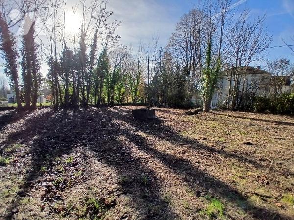 Terrain à bâtir à vendre à L'ABSIE (79240)