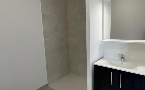 Appartement à louer    2 pièces • 42 m2 Cenon