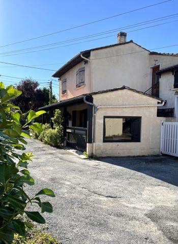 Maison 9 pièce(s) 5 chambre(s) 205 m²