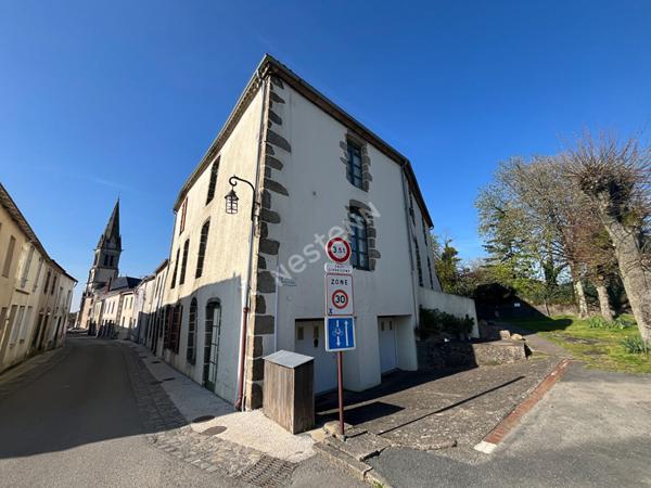 Immeuble de rapport ? Centre de Tiffauges ? Idéal investisseur