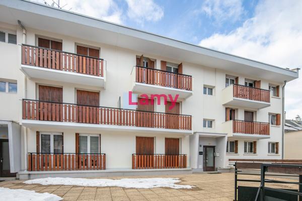 Annexe + appartement + parking