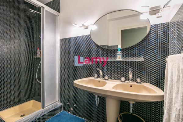 Annexe + appartement + parking