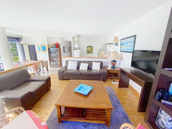 BIEN D'EXCEPTION CONCARNEAU Appartement de 101 m² de plain pied avec vue mer proche du centre ville