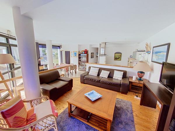 BIEN D'EXCEPTION CONCARNEAU Appartement de 101 m² de plain pied avec vue mer proche du centre ville