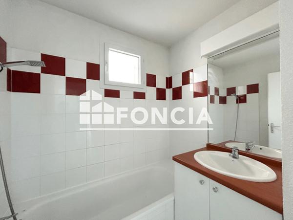 Location Appartement 2 pièces 49.3 m² - AU PEINTRE Lafox 47240