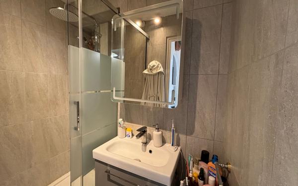 Appartement à vendre    2 pièces • 42 m2 Sète