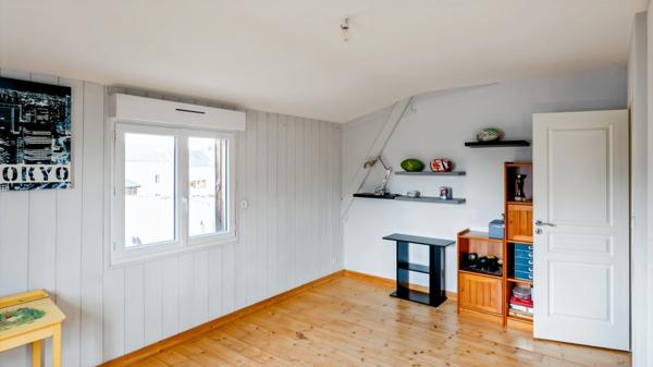 BRIGNE 49700 - MAISON FAMILIALE RENOVEE – 203 m² – 5 CHAMBRES – TERRASSE - GARAGE