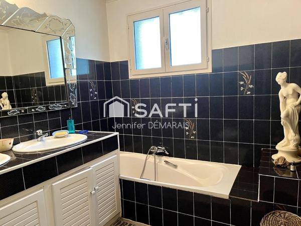 MAISON D'ARCHITECTE GRATENTOUR 150M2 JARDIN ARBORE AVEC PISCINE