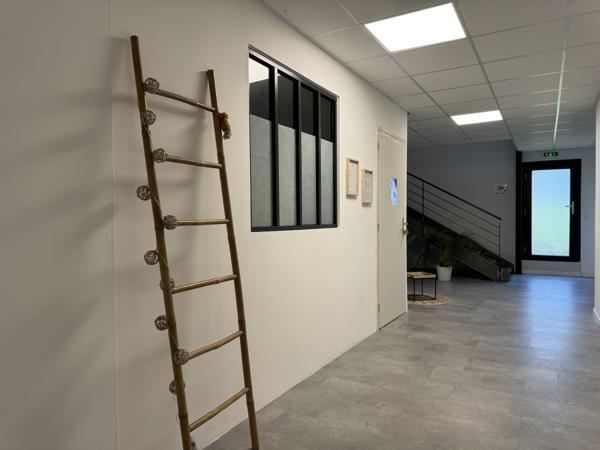 Local Commercial 5 pièces - 247 m²