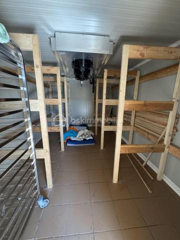 Local d'activités de 316 m²