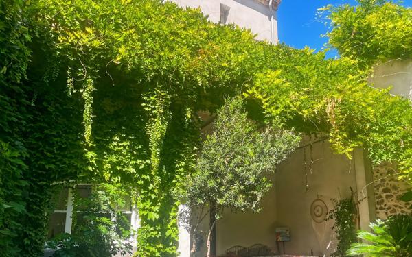 Maison à vendre    8 pièces •  Marseillan