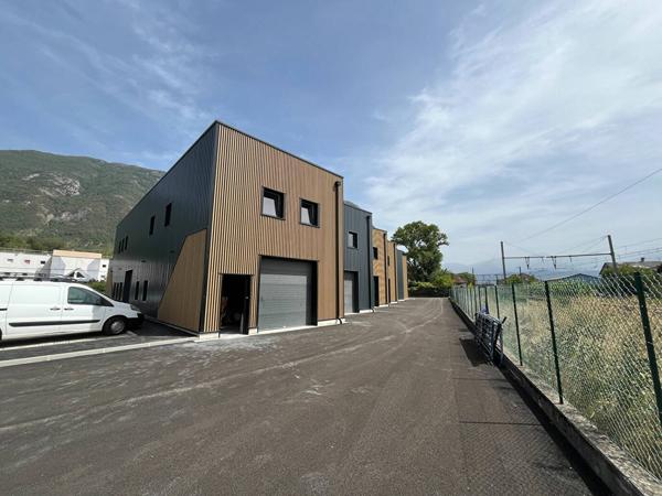 Locaux d'activité à Chignin de 60 à 300 m2 idéalement situés