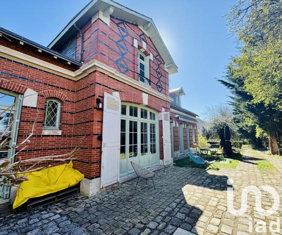 Demeure 8 pièces de 250 m² à Orléans (45000)