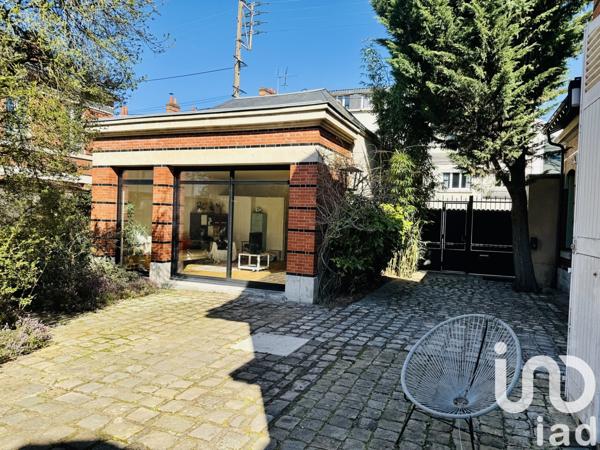 Demeure 8 pièces de 250 m² à Orléans (45000)