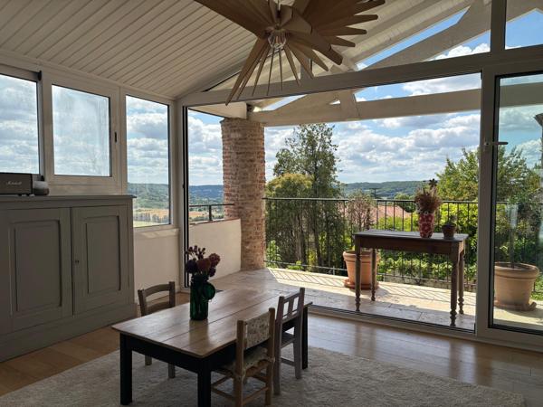 Maison de village de caractère avec jardin, piscine et vue panoramique à Penne-d'Agenais