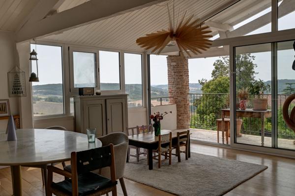 Maison de village de caractère avec jardin, piscine et vue panoramique à Penne-d'Agenais