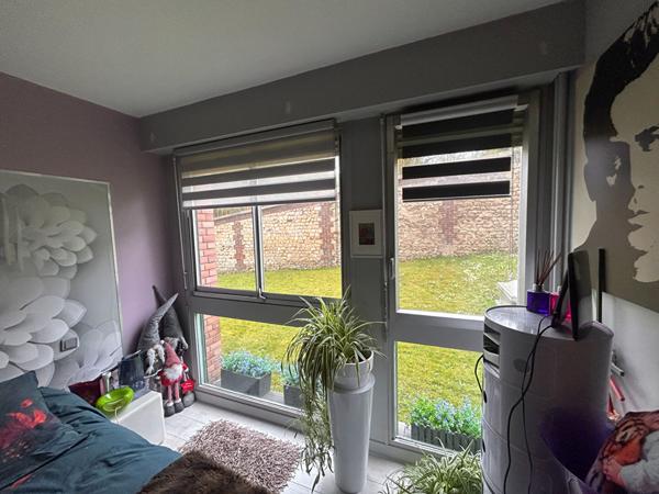 Appartement mont saint aignan -Rouen - bois guillaume - gare rive droite 2 chambres 90m² Terrasse 30m² parking sous sol Grand séjour salon Cuisine commerces 200m