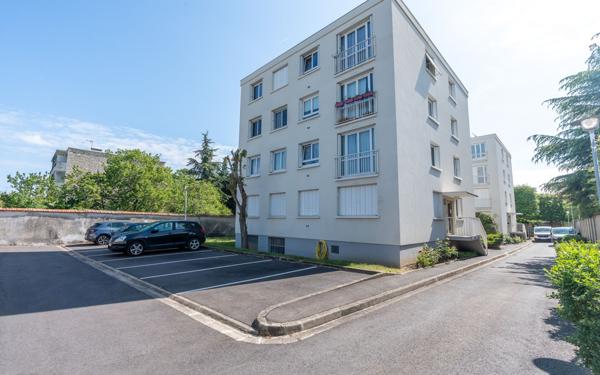 Appartement à vendre    3 pièces • 60,64 m2 Saint-Maur-des-Fossés