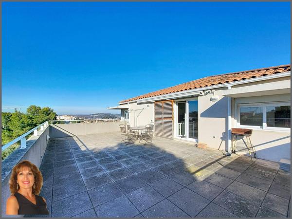 Appartement T4 duplex de 96m² + garage + places extérieures