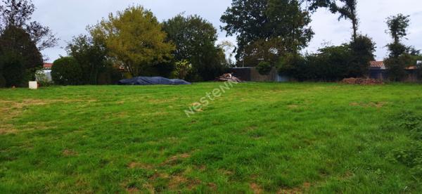 Terrain constructiblBeaupreau En Mauges 1360 m2