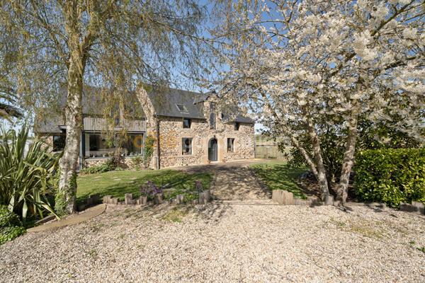 Vente Maison182,51 m² - 6 Pièces - SAINT MELOIR DES ONDES (35350)