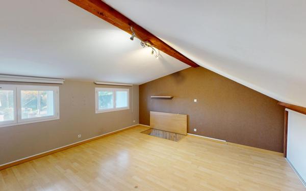 Maison à vendre    6 pièces •  Saint-Étienne