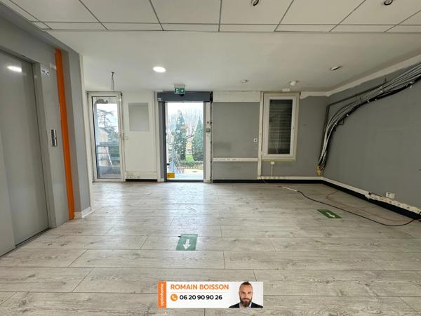 Local/bureau à vendre CASTELNAUDARY (11) - LOCAL COMMERCIAL - VISIBILITE - EMPLACEMENT - LUMINEUX -