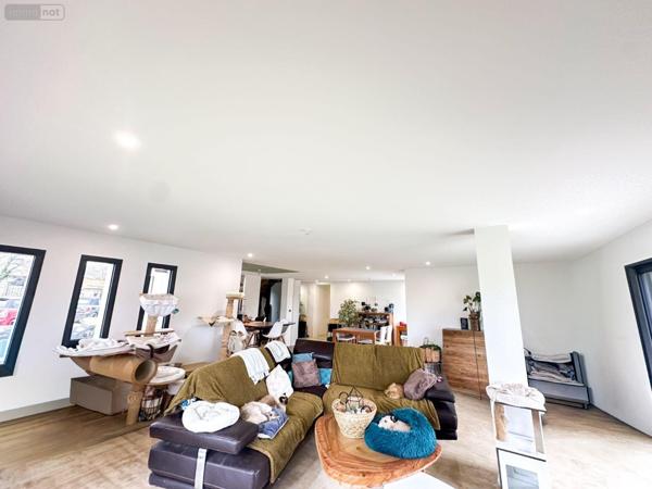 Maison à vendre à Combourg en Ille-et-Vilaine (35270), ref : 091-806   
Tramel