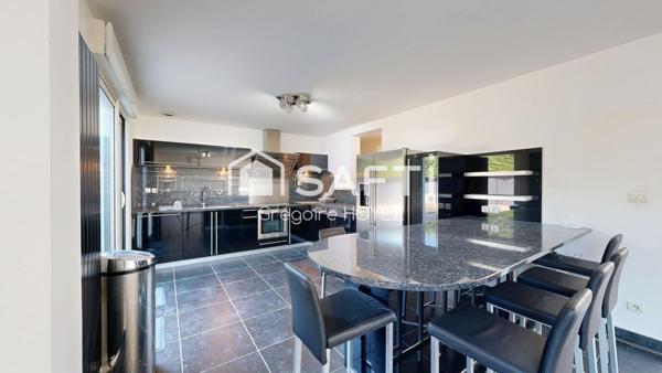 Maison contemporaine avec piscine – volumes, confort et prestations premium