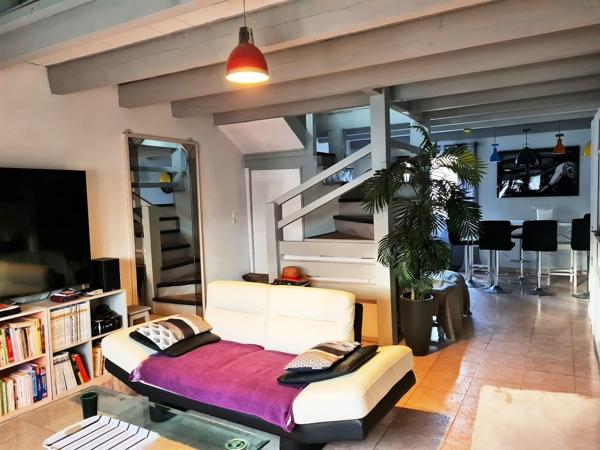 Alès (30100) Joli appartement en duplex au 1er étage d'une maison de ville