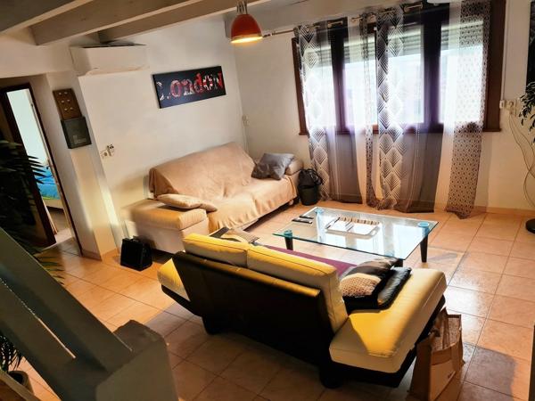 Alès (30100) Joli appartement en duplex au 1er étage d'une maison de ville