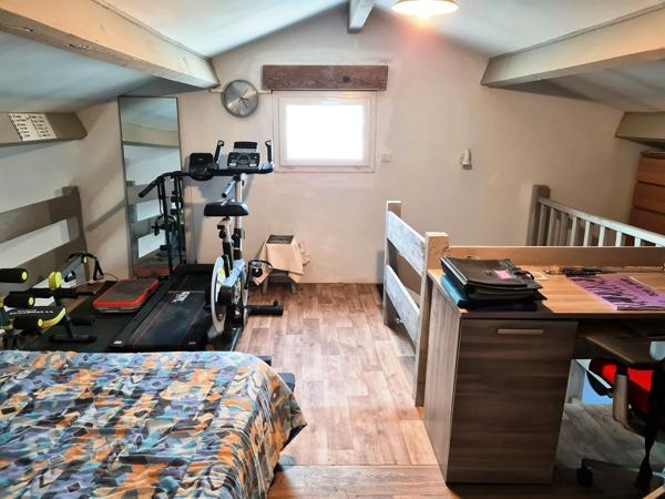 Alès (30100) Joli appartement en duplex au 1er étage d'une maison de ville